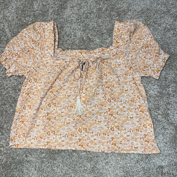 NWT Cupcakes & Cashmere Square Neck Floral Tassel Blouse Size Small Oversized - Picture 1 of 7